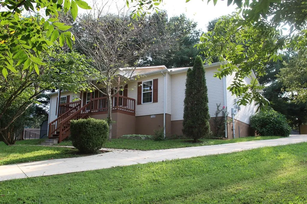 3557 Pointe Cove Circle Cookeville TN 38506