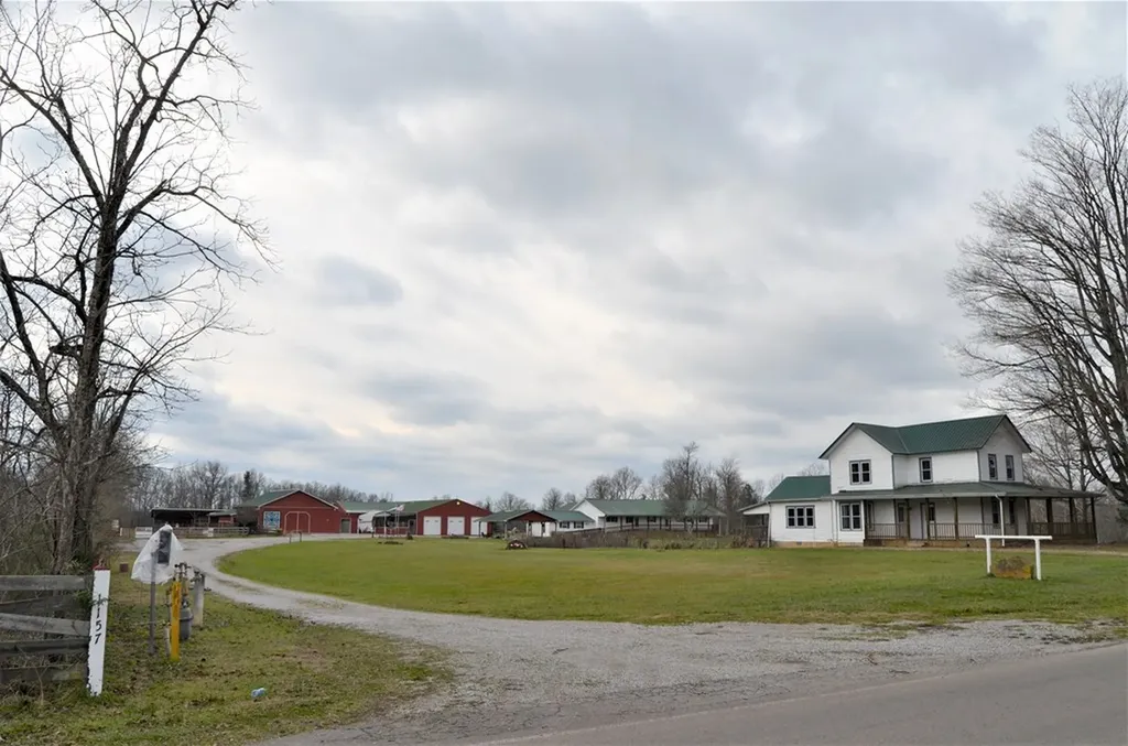 1157 Burrville Road Sunbright TN 37872