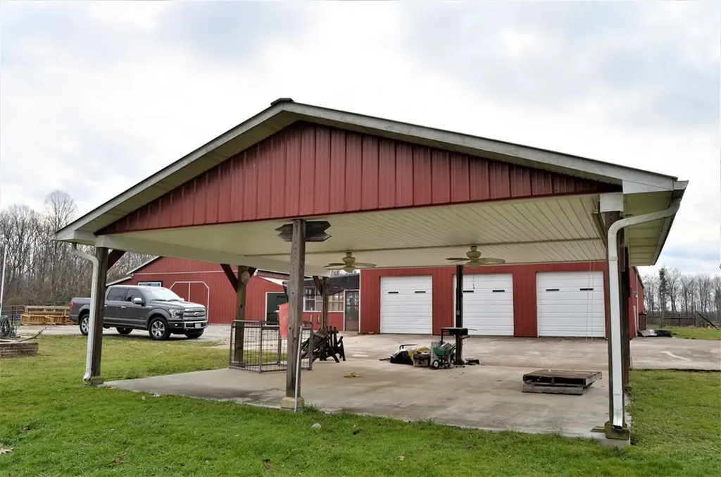 1157 Burrville Road Sunbright TN 37872