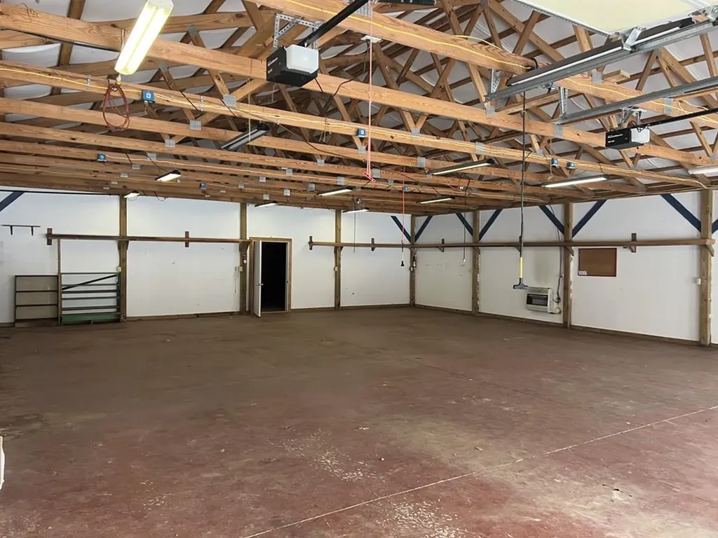 1157 Burrville Road Sunbright TN 37872