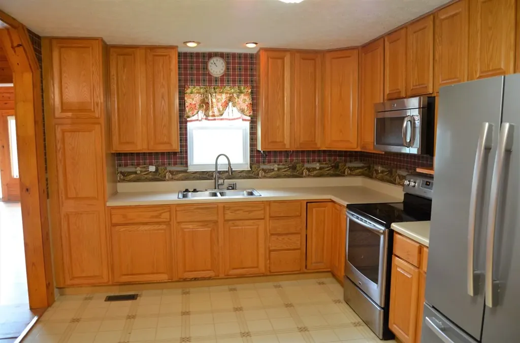 1157 Burrville Road Sunbright TN 37872