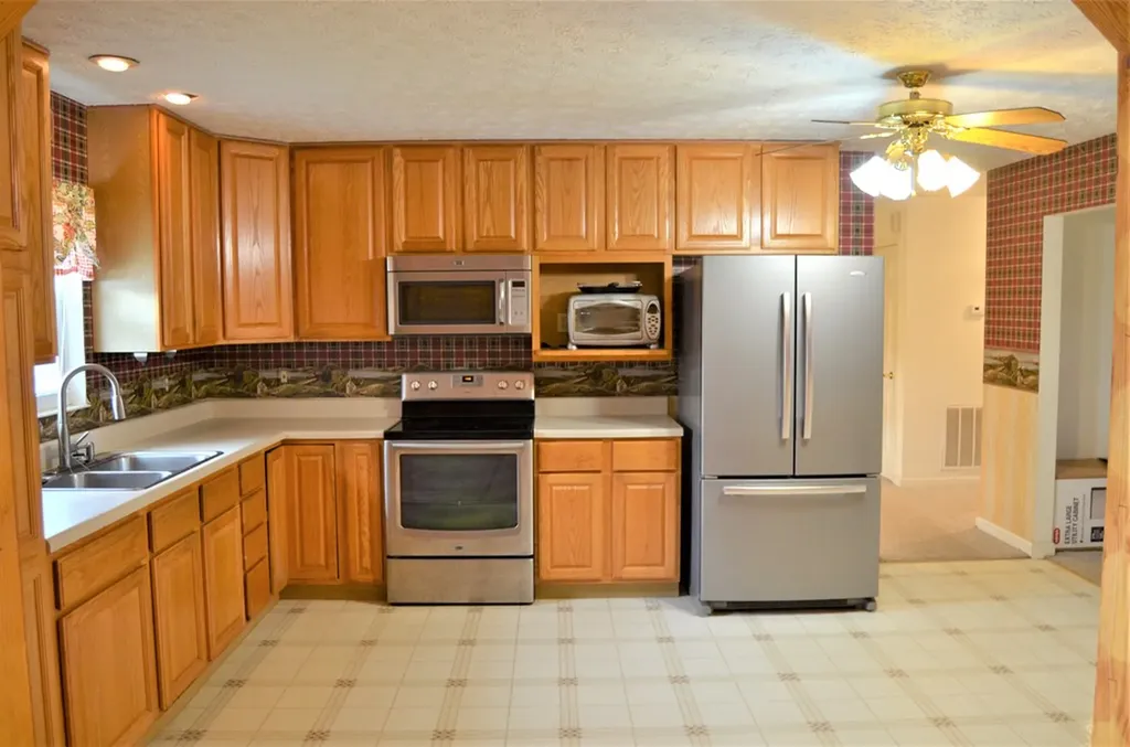 1157 Burrville Road Sunbright TN 37872