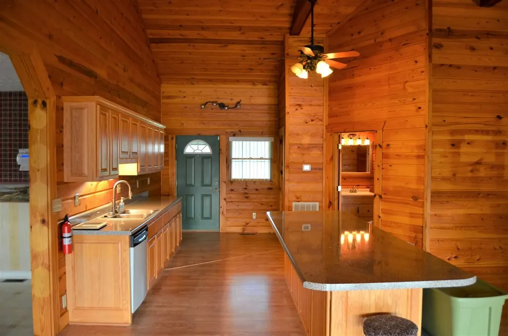 1157 Burrville Road Sunbright TN 37872