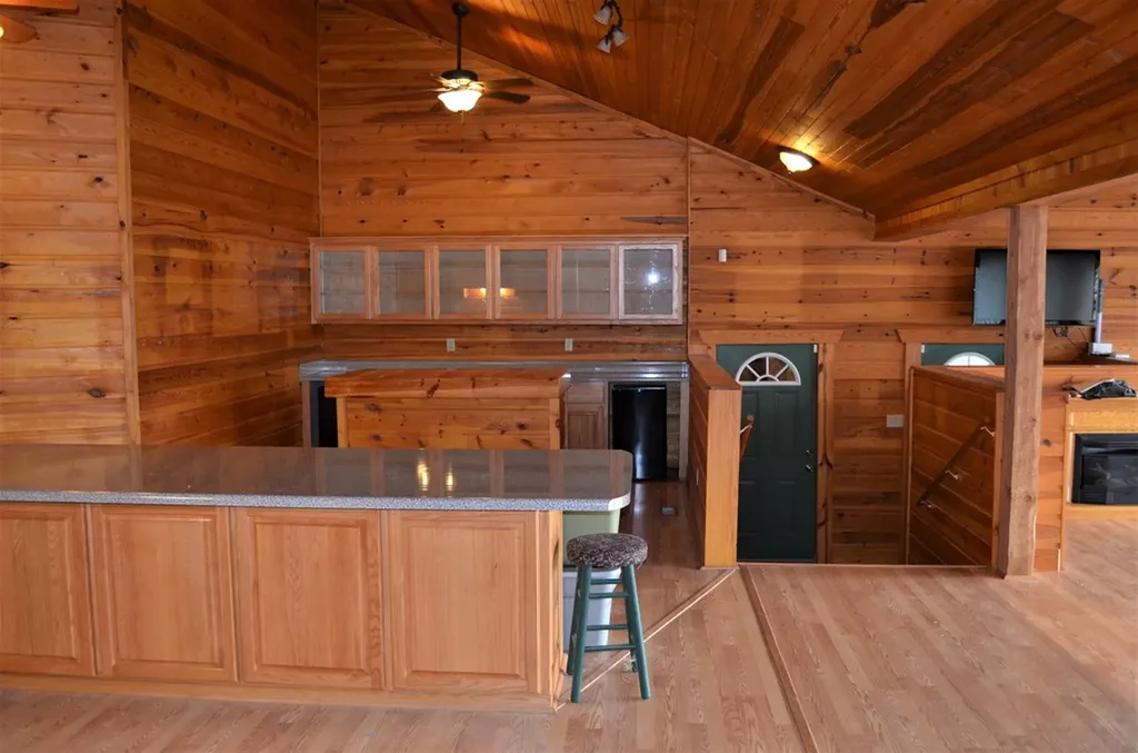 1157 Burrville Road Sunbright TN 37872