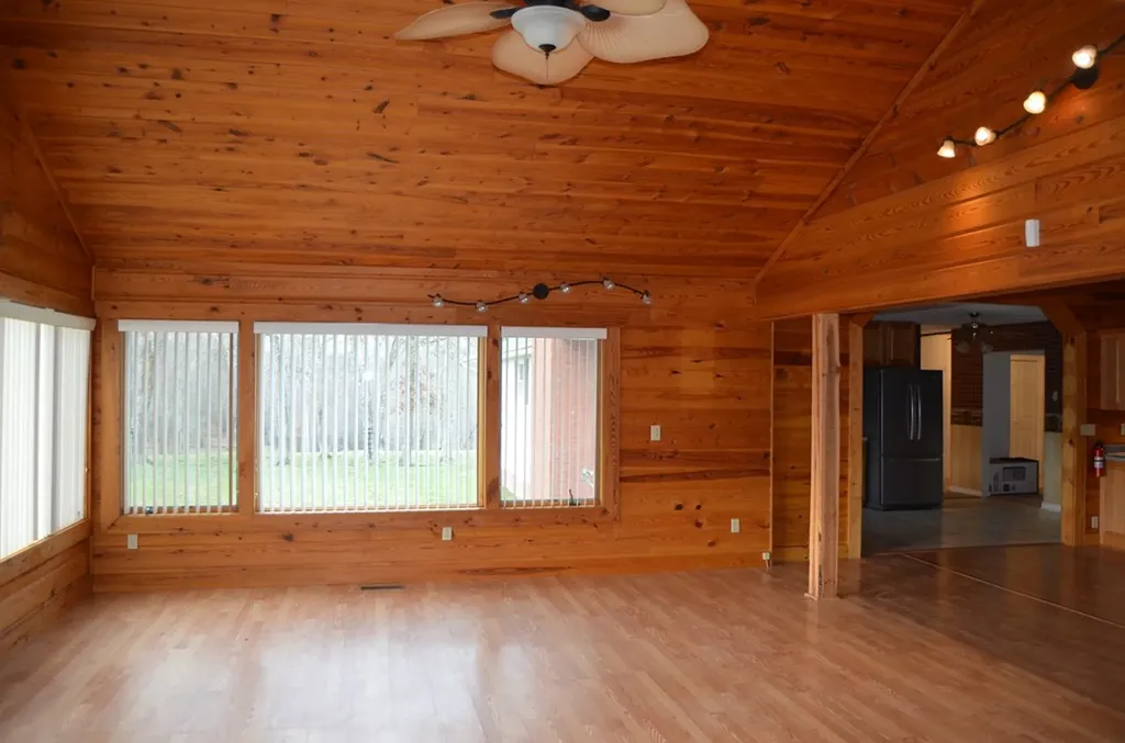 1157 Burrville Road Sunbright TN 37872