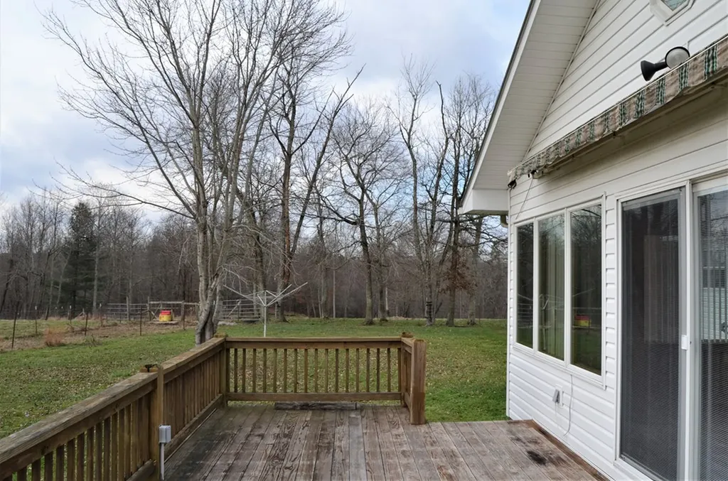 1157 Burrville Road Sunbright TN 37872