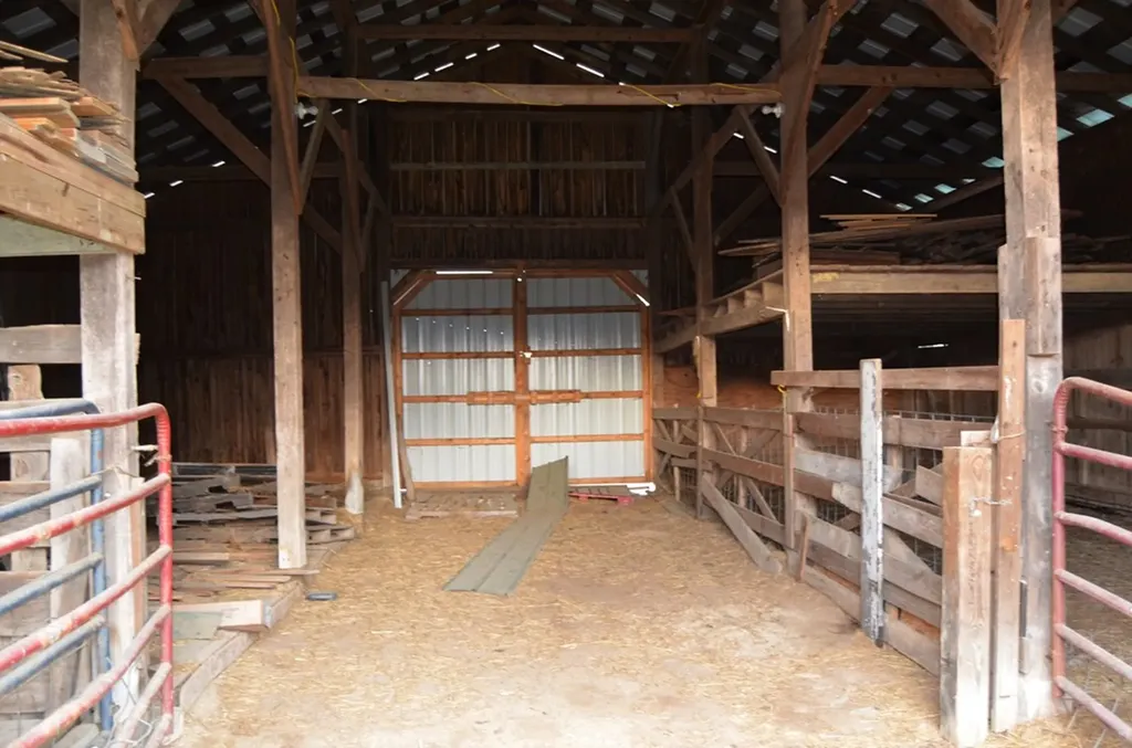 1157 Burrville Road Sunbright TN 37872