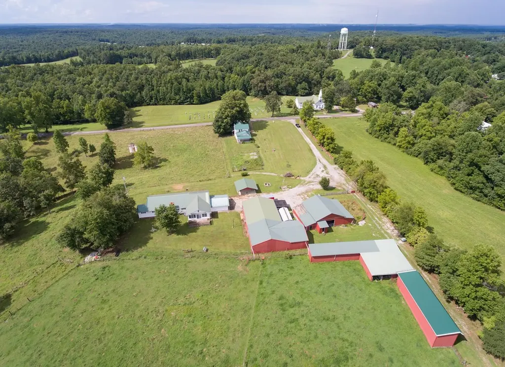 1157 Burrville Road Sunbright TN 37872