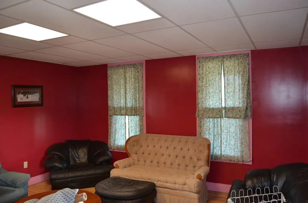 1157 Burrville Road Sunbright TN 37872