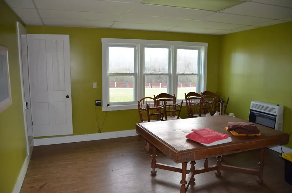 1157 Burrville Road Sunbright TN 37872