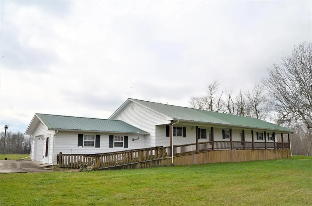 1157 Burrville Road Sunbright TN 37872