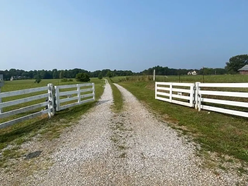 8705 Medlin Road Baxter TN 38544