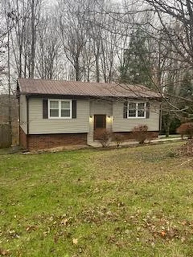 1569 Boone Drive Cookeville TN 38506