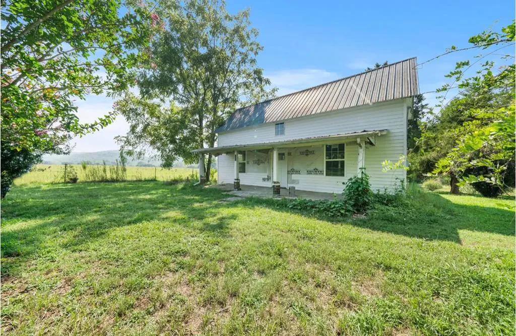 1048 Heady Road Sparta TN 38583