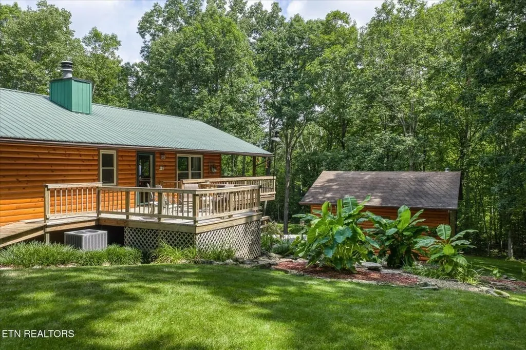 715 White Oak Road Monterey TN 38574