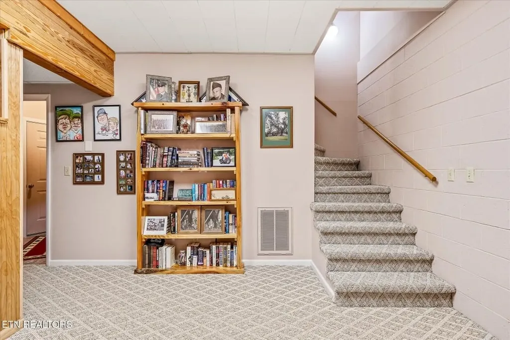 715 White Oak Road Monterey TN 38574