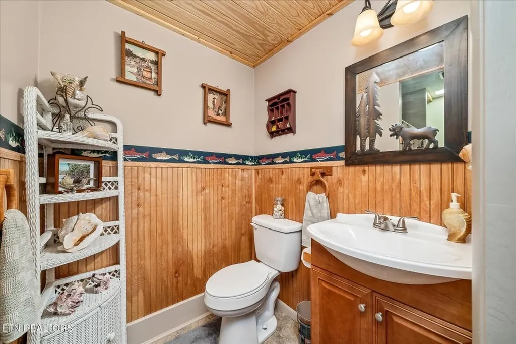 715 White Oak Road Monterey TN 38574