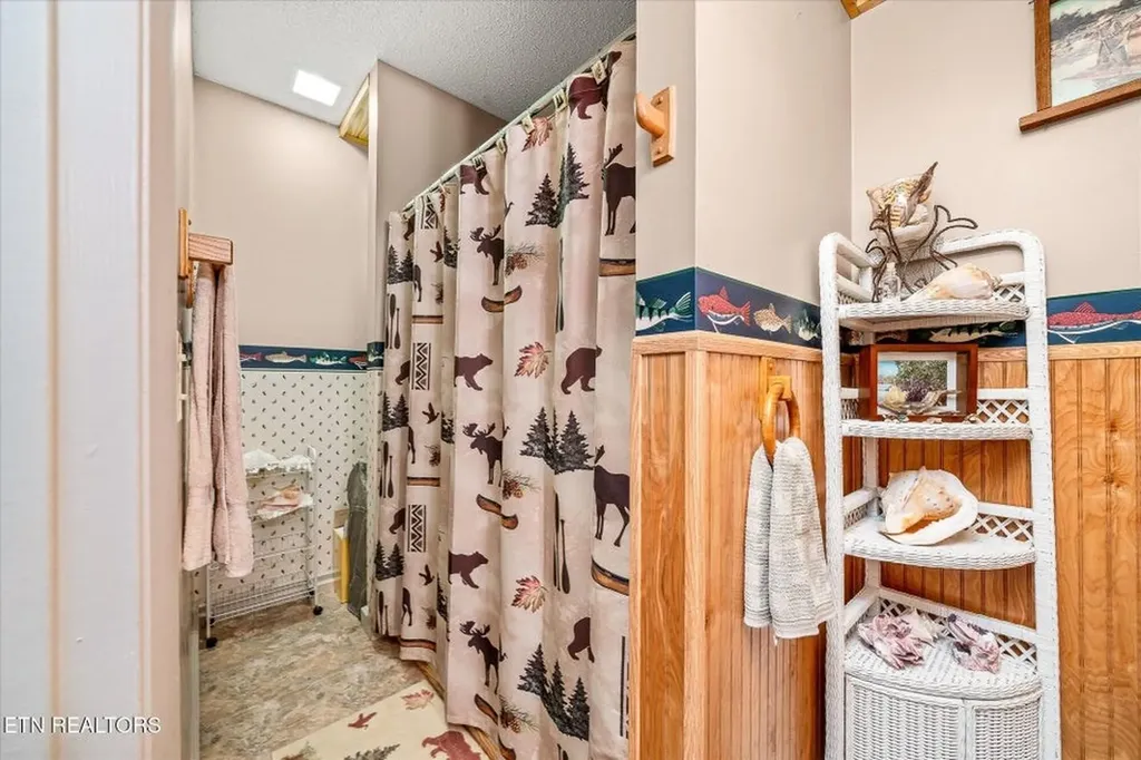 715 White Oak Road Monterey TN 38574