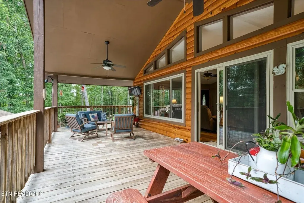 715 White Oak Road Monterey TN 38574