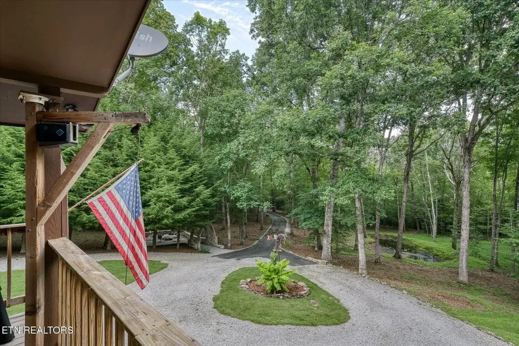 715 White Oak Road Monterey TN 38574