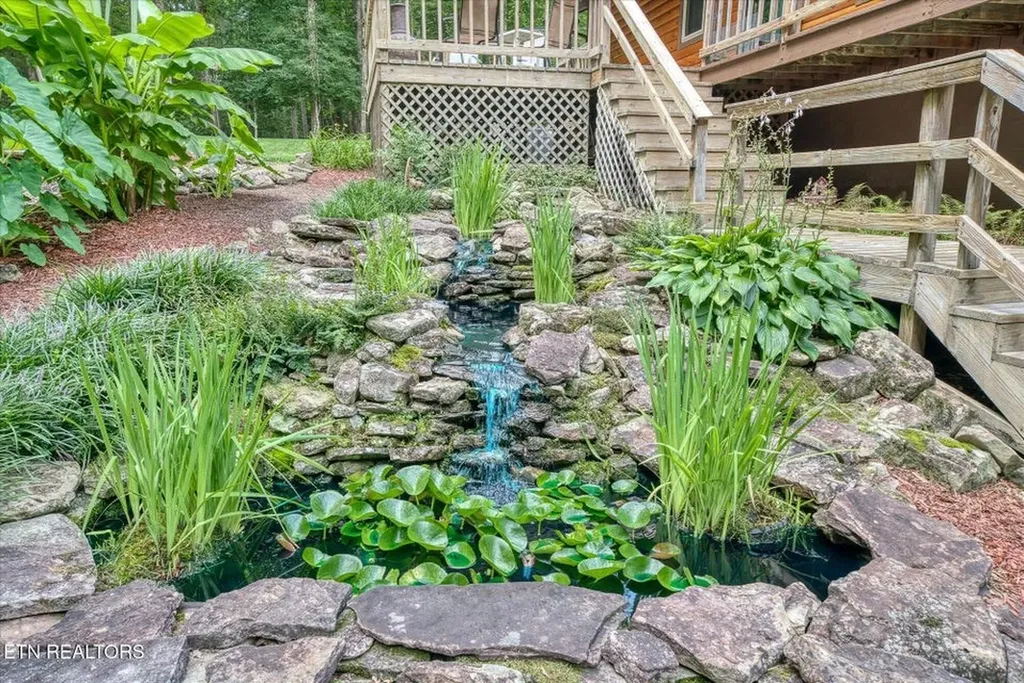 715 White Oak Road Monterey TN 38574