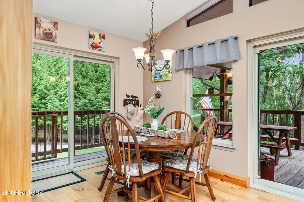 715 White Oak Road Monterey TN 38574