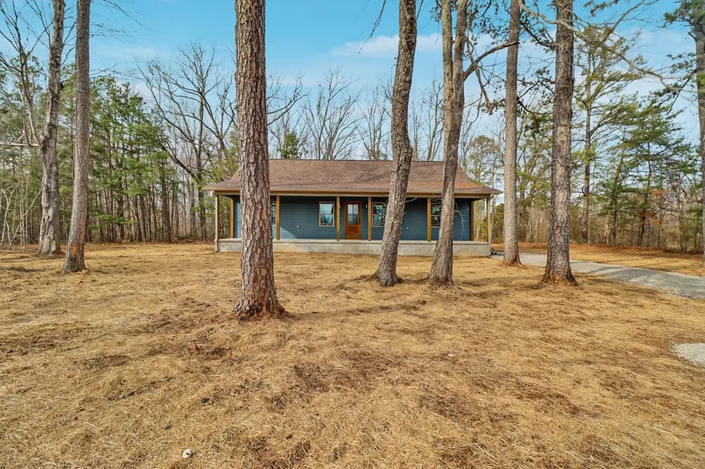 1182 Bill Black Road Clarkrange TN 38553