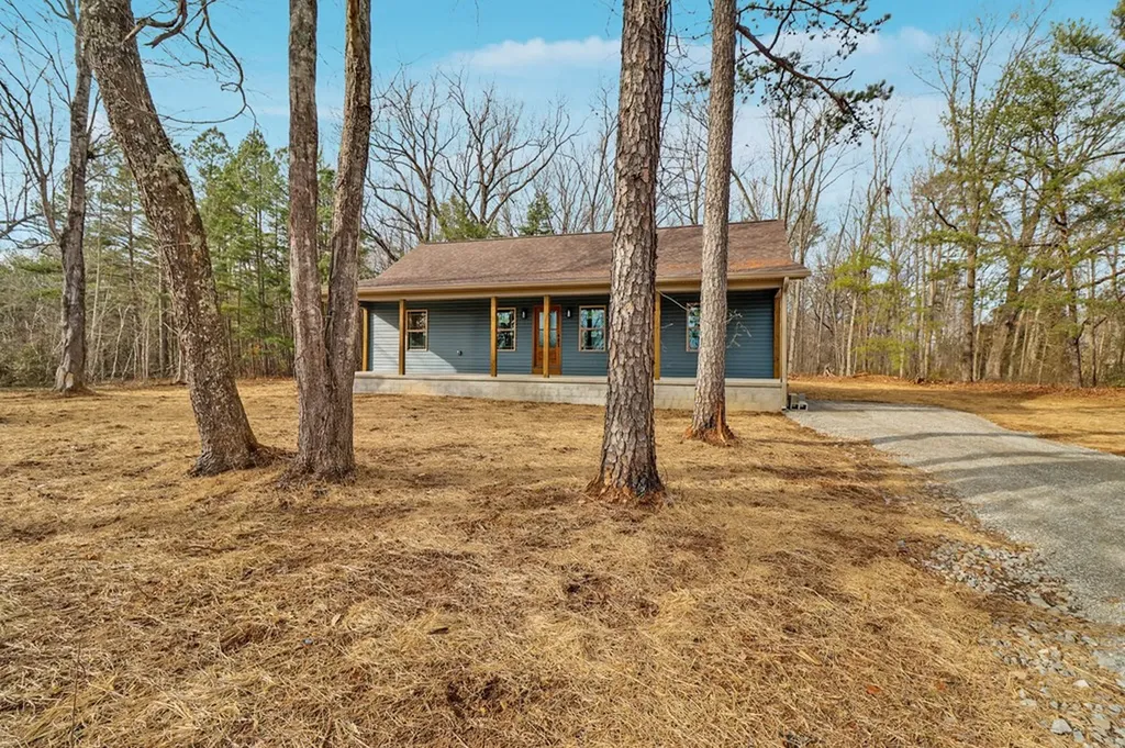 1182 Bill Black Road Clarkrange TN 38553