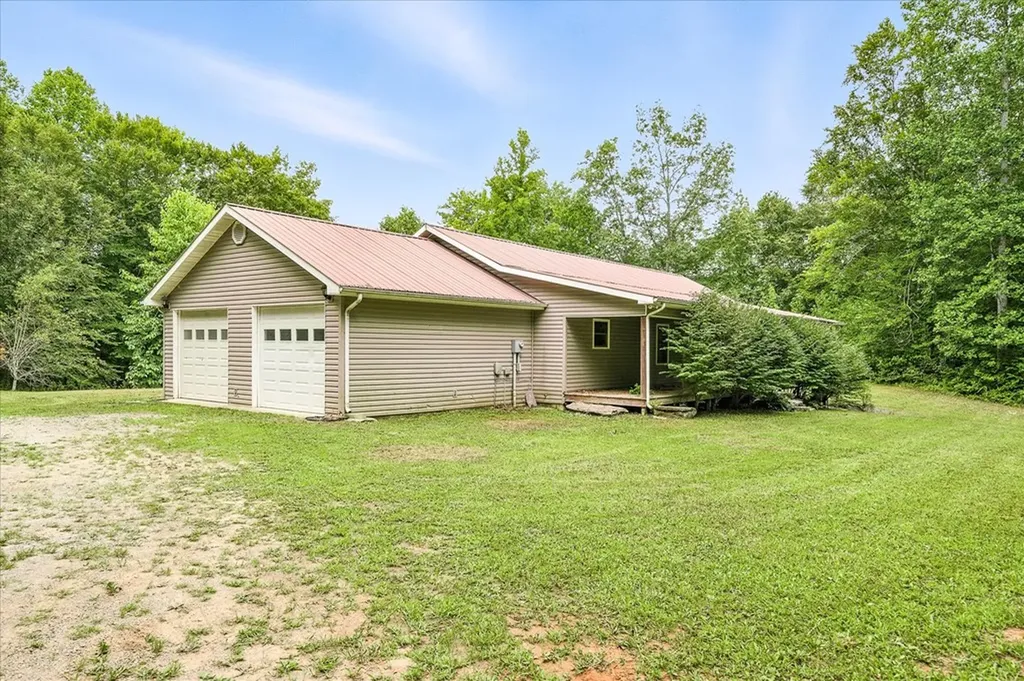 221 Cedar Grove Lane Jamestown TN 38556