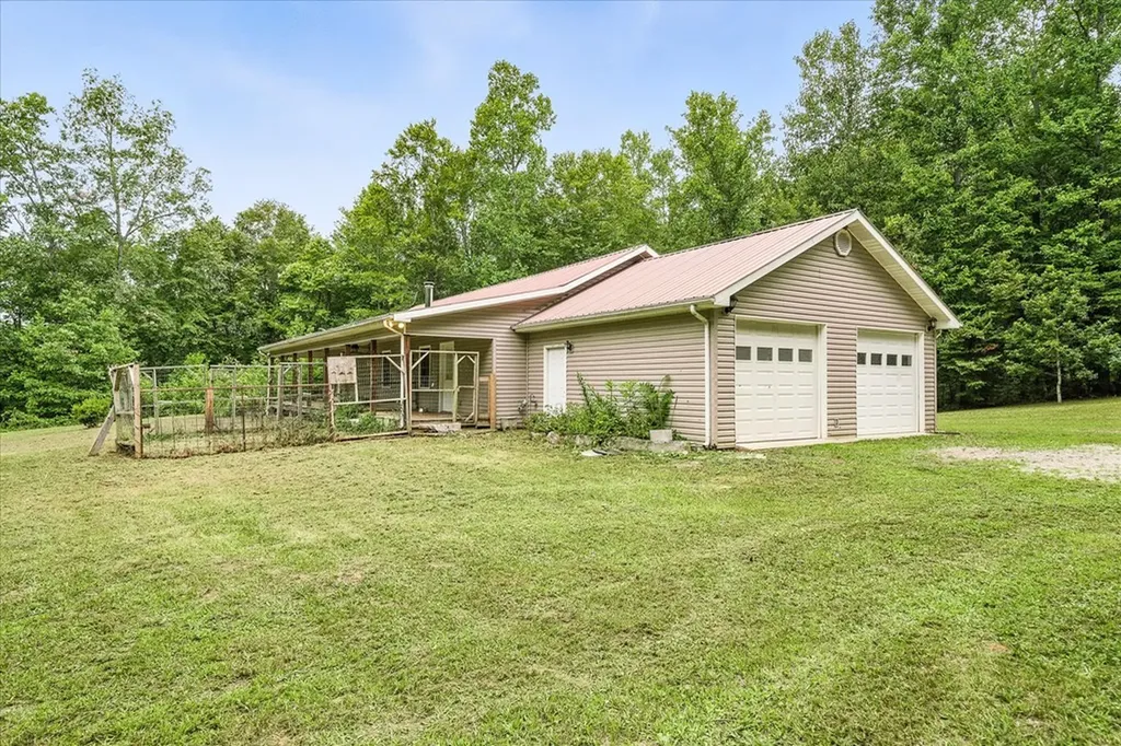 221 Cedar Grove Lane Jamestown TN 38556
