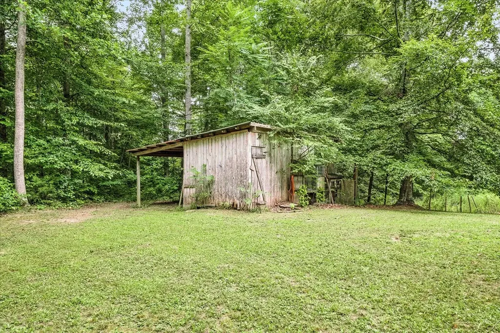 221 Cedar Grove Lane Jamestown TN 38556