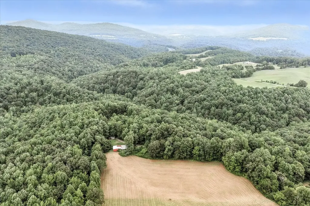 221 Cedar Grove Lane Jamestown TN 38556