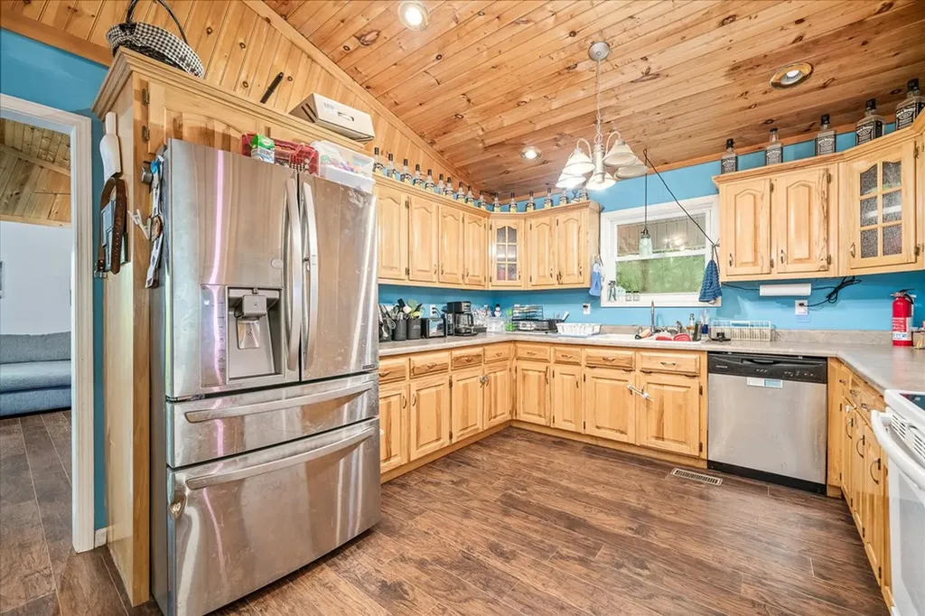 221 Cedar Grove Lane Jamestown TN 38556