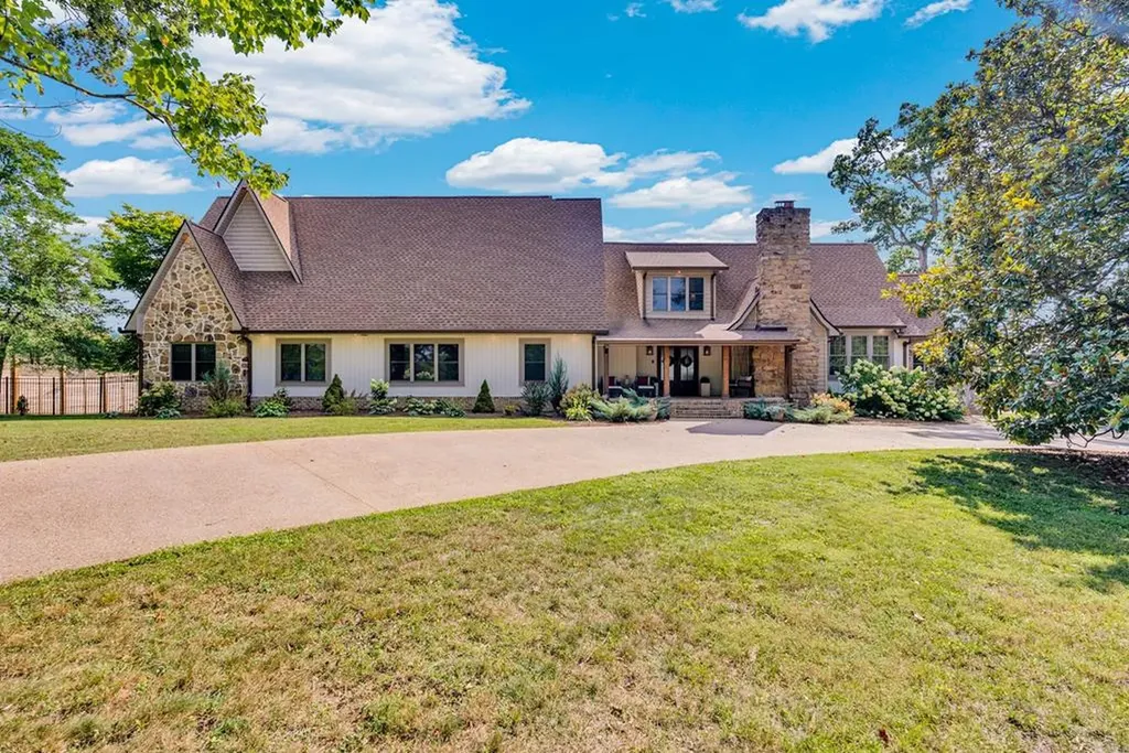 309 W Cleveland Avenue Monterey TN 38574