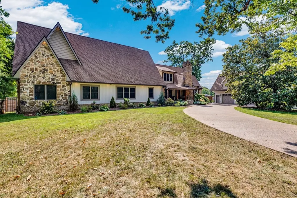 309 W Cleveland Avenue Monterey TN 38574