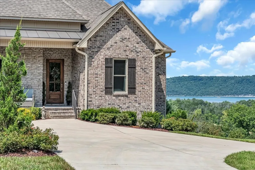 667 Rutherford Lane Smithville TN 37166