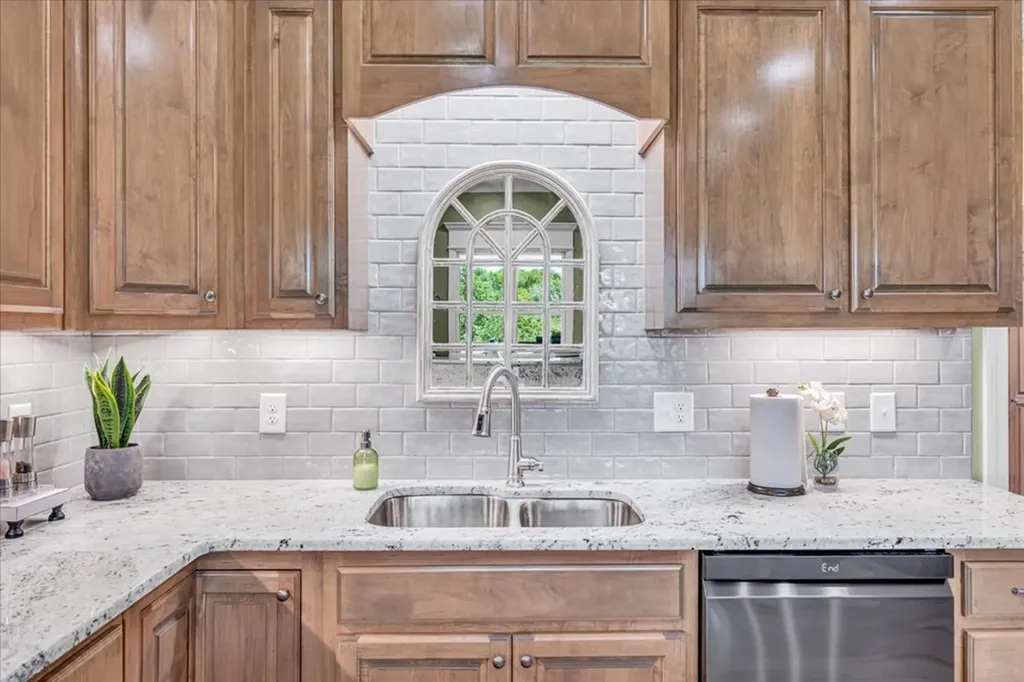 667 Rutherford Lane Smithville TN 37166