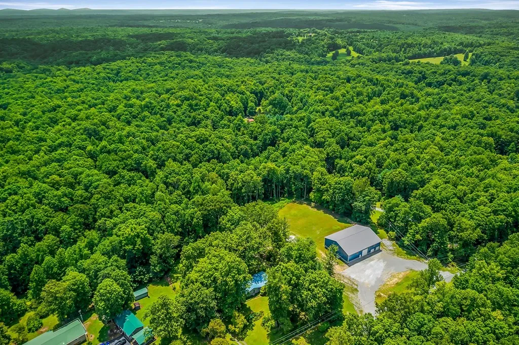 1899 Cow Pen Road Crossville TN 38571