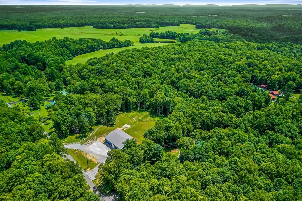 1899 Cow Pen Road Crossville TN 38571