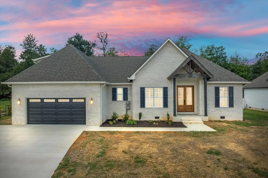 2562 Whispering Oaks Lane Cookeville TN 38502