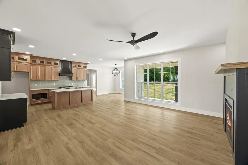 2562 Whispering Oaks Lane Cookeville TN 38502