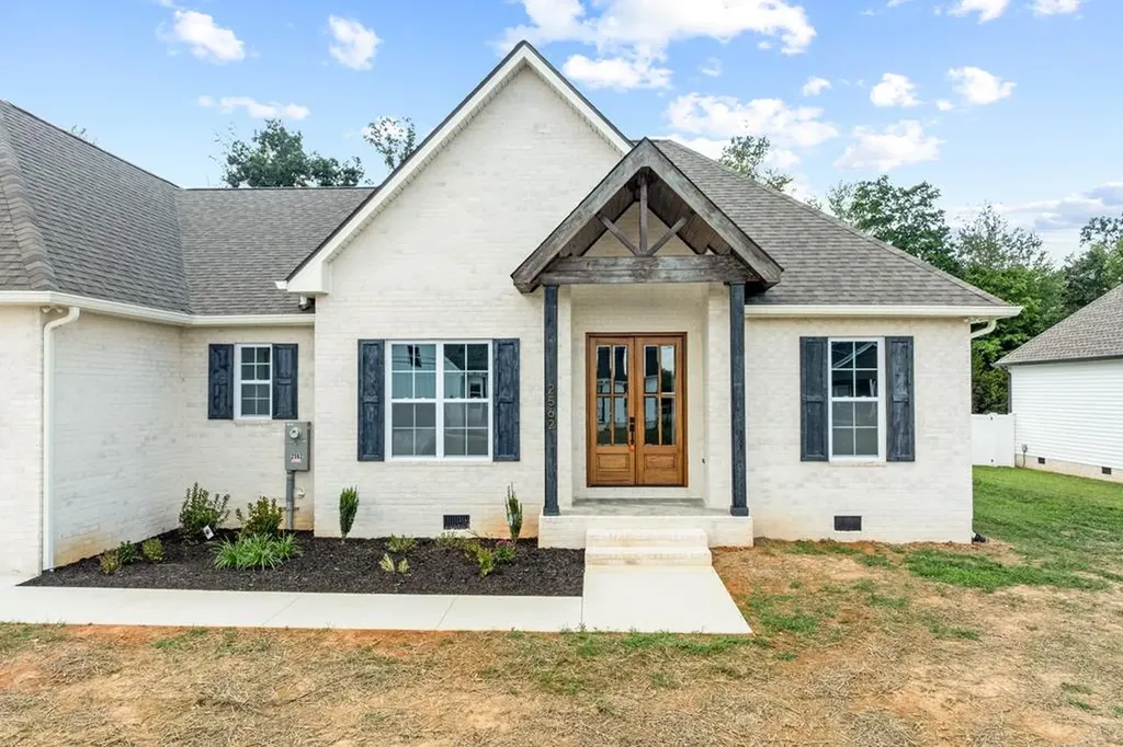 2562 Whispering Oaks Lane Cookeville TN 38502