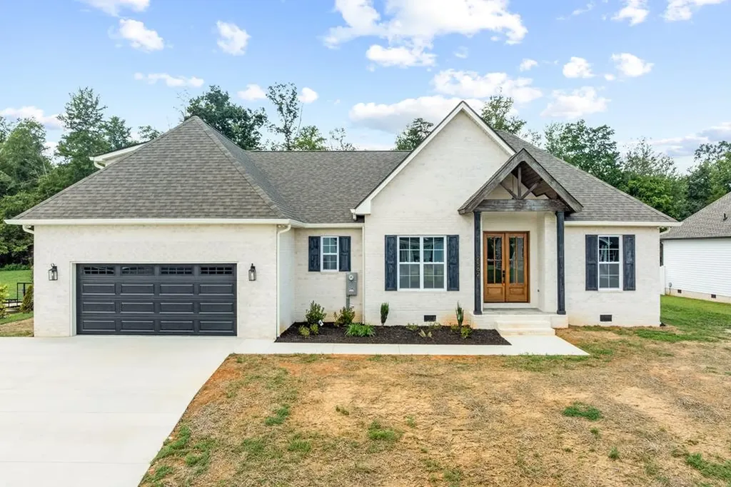 2562 Whispering Oaks Lane Cookeville TN 38502