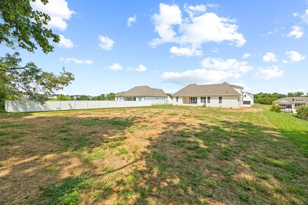 2562 Whispering Oaks Lane Cookeville TN 38502