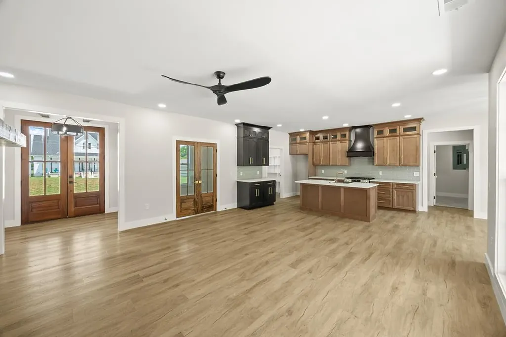 2562 Whispering Oaks Lane Cookeville TN 38502