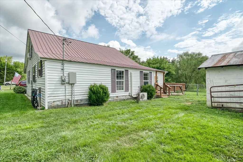 1199 Ashburn Road Monterey TN 38574