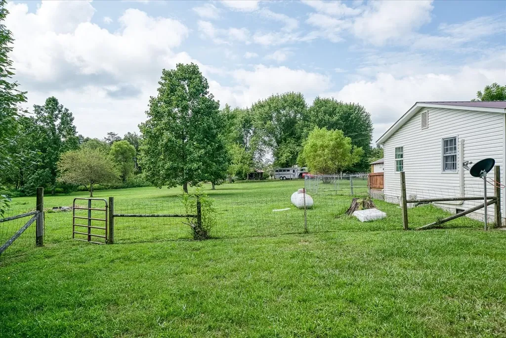 1199 Ashburn Road Monterey TN 38574