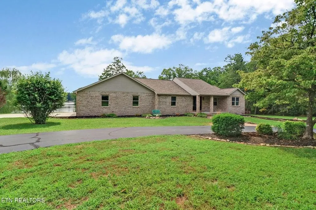 8621 Cherokee Trail Crossville TN 38572