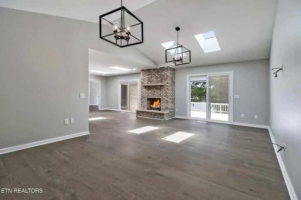 8621 Cherokee Trail Crossville TN 38572