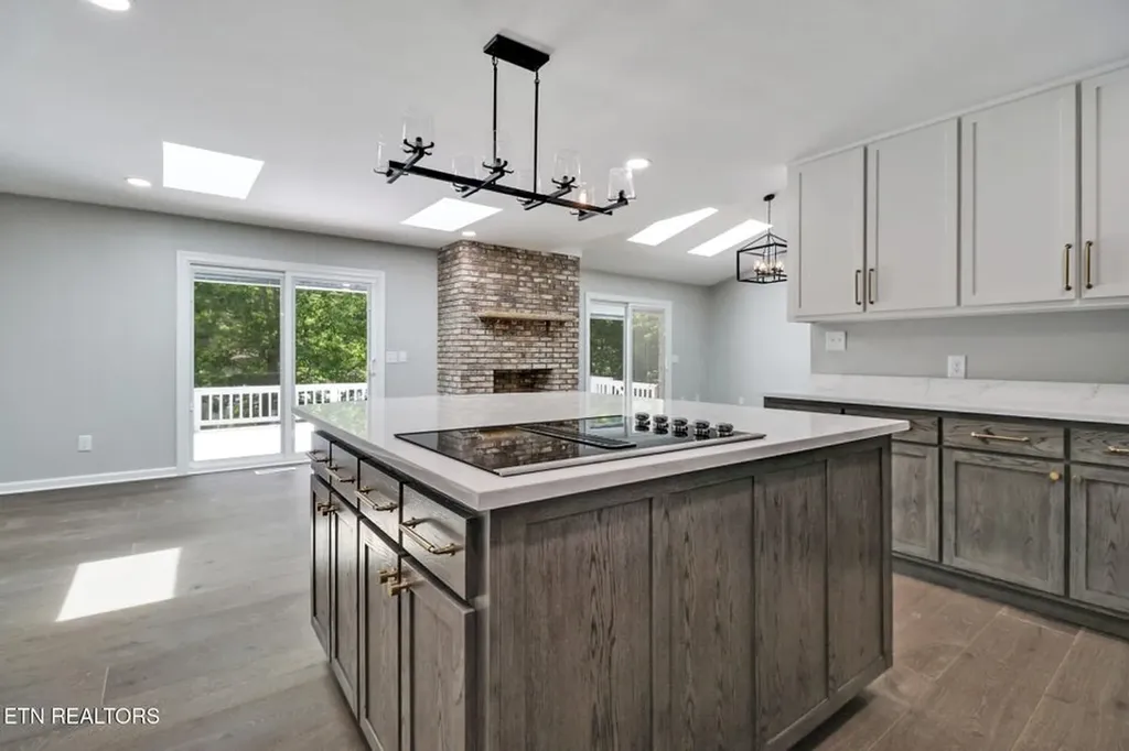 8621 Cherokee Trail Crossville TN 38572